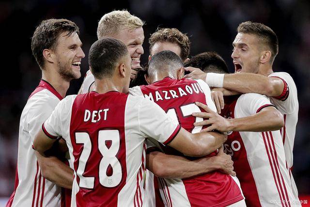 赵继伟18+10辽宁8人上双大胜深圳 总分2-0领先