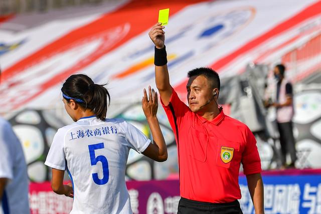 邮报：曼城希望填补罗德里的空缺