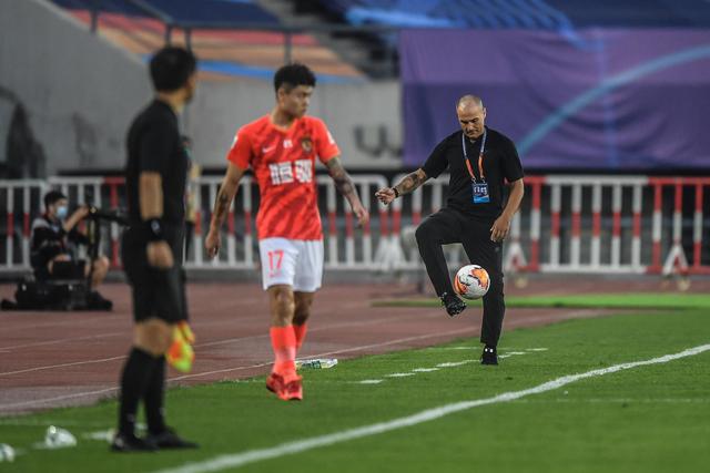 首钢主帅:今天的表现很失望 球迷有权感到愤怒